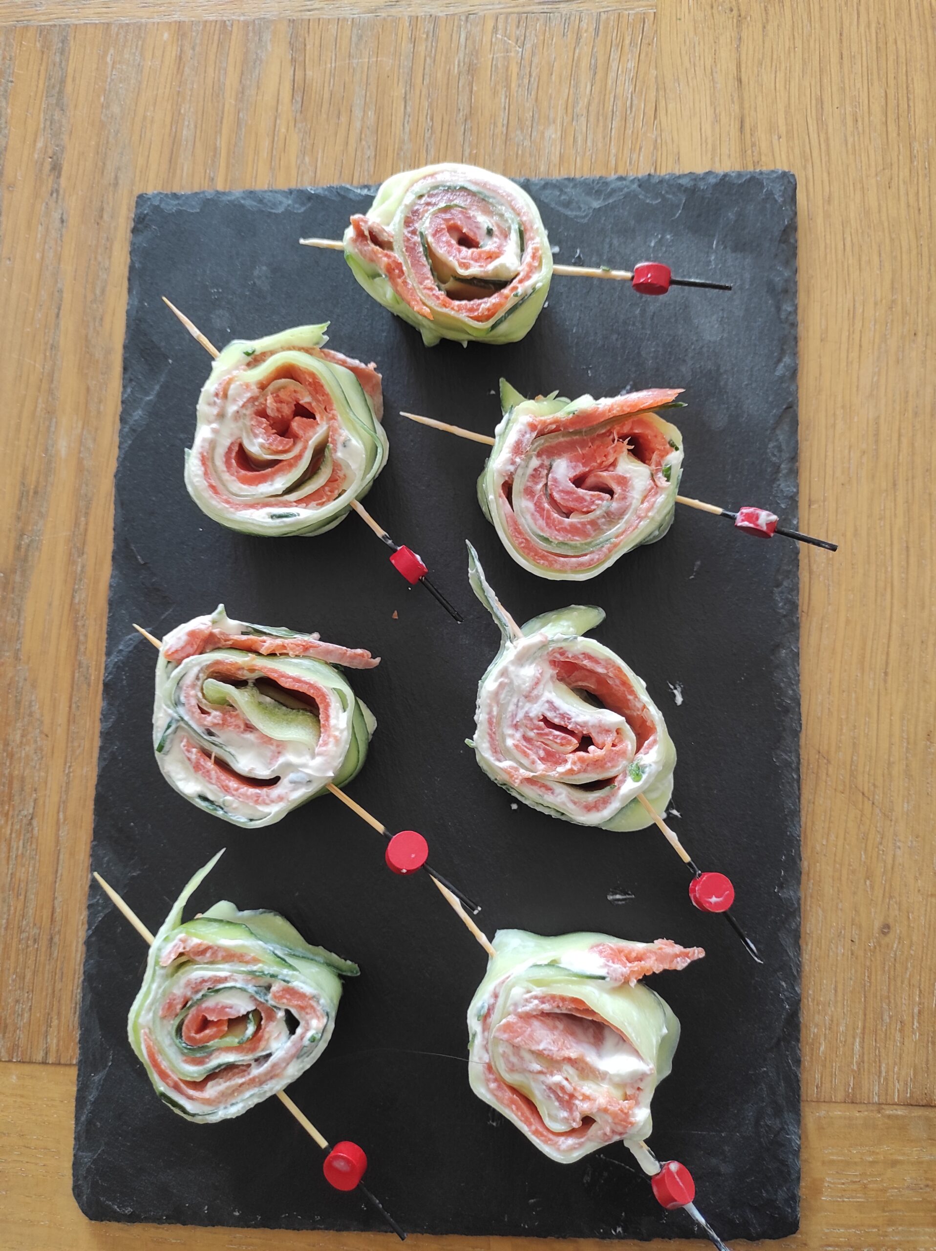 roulé aux concombres et saumon fumé